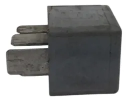 Rele Auxiliar Audi 8d0951253
