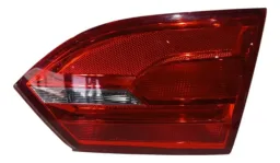 Lanterna Tampa Traseira Direita Volkswagen Jetta 2011 A 2017