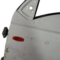 PORTA DIANTEIRA ESQUERDA HYUNDAI HR 2006 2007 A 2023 A 2024