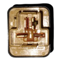 RELÉ ALTERNADOR MITSUBISHI MD113566 4 PINOS