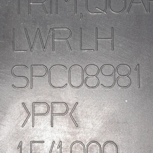 ACABAMENTO PORTA-MALAS ECLIPSE CROSS 2023 A 2025 ESQUERDO SPC08981