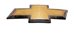 Emblema Gravata Dourada Grade Diant Tracker 17/20 42353809