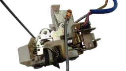 FECHADURA DIANT ESQUERDA MAZDA MX3