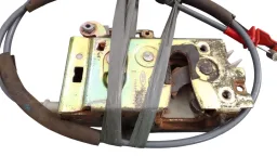 FECHADURA PORTA DIANTEIRA DIREITA FORD COURIER