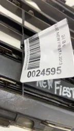 GRADE FRONTAL PARACHOQUE FORD NEW FIESTA 2013 A 2019