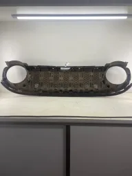 GRADE DIANTEIRA RENEGADE 2015 À 2019 DETALHE