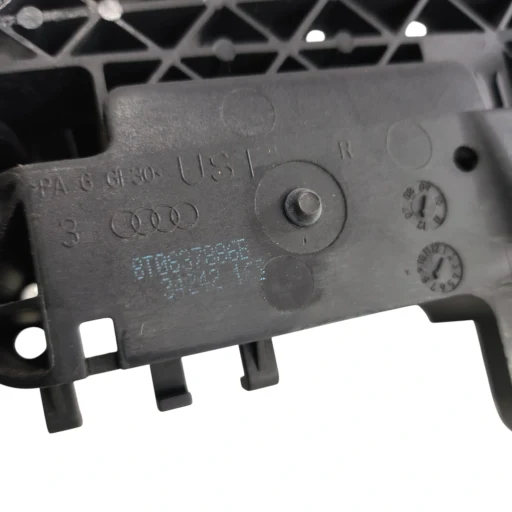 Maçaneta Externa dianteira direita Audi Q3 2013 2014 2015 8T0837886E
