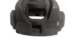pinca dianteira esquerda fiat freelander 2010 2011 2012 2013 8111057 8111058