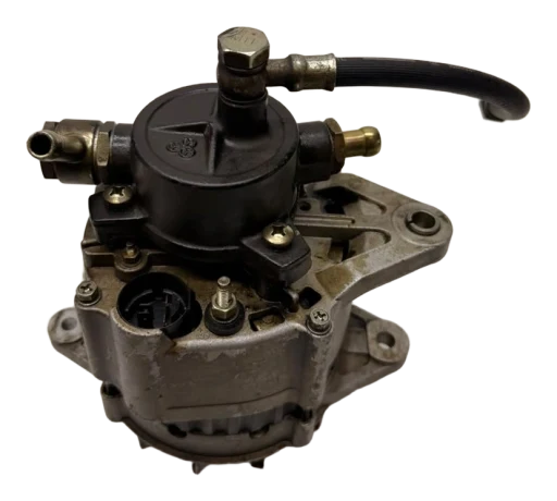 ALTERNADOR C/ BOMBA VÁCUO PLUTUS DIESEL 2012 JFZB165-03 65A