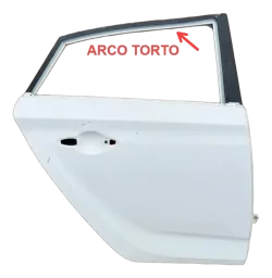 PORTA TRASEIRA DIREITA HYUNDAI HB20 SEDAN 2014 (RECUPERAÇÃO)