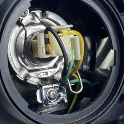 Farol Lado Direito Ssangyong Korando 2011 a 2013 Sem Reator