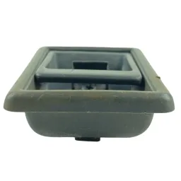 Maçaneta Interna Traseira Esquerda L200 Quadrada 1992 a 2006 MB320377