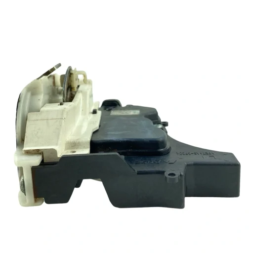 Fechadura Traseira Esquerda L200 Triton 2007 a 2017 Detalhe