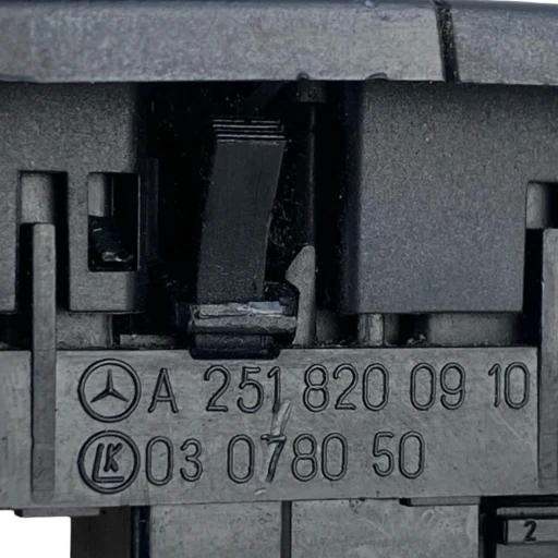 Botao Trava Porta Esquerdo Mercedes Ml320 2007 A 2009 03078050 A2518200910