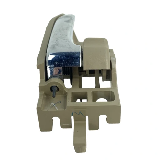 Maçaneta Int Porta Tras Direita Hilux SW4 2006 a 2015 2/4p