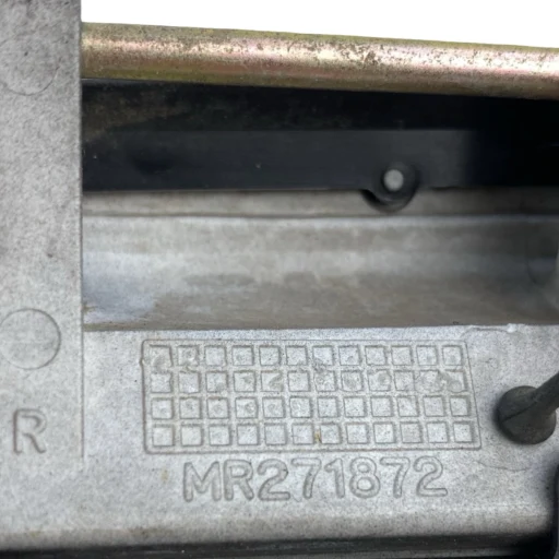 Maçaneta Ext. Porta Traseira Direita Pajero TR4 2003 a 2015 MR271872