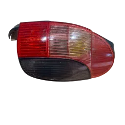 Lanterna traseira direita peugeot 306 1999