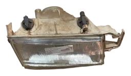 Farol dianteiro direito Fiat Tempra sx 1997Avaria na carcaça