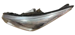 Farol dianteiro esq Hyundai HB20 2013-2015 Avaria na carcaça