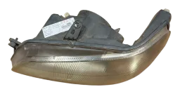 Farol dianteiro esq peugeot 306 1998 Avaria engate/carcaça