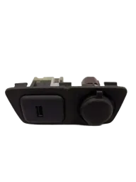 Moldura Acabamento Usb Chevrolet Onix 2020 a 2025