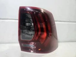 Lanterna Traseira Direita Renault Oroch 2016/2018 265505617r Direito/passageiro Vermelha