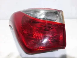 Lanterna Traseira Esquerda Hyundai Hb20 Hatch 13/19 924011s0 Vermelha
