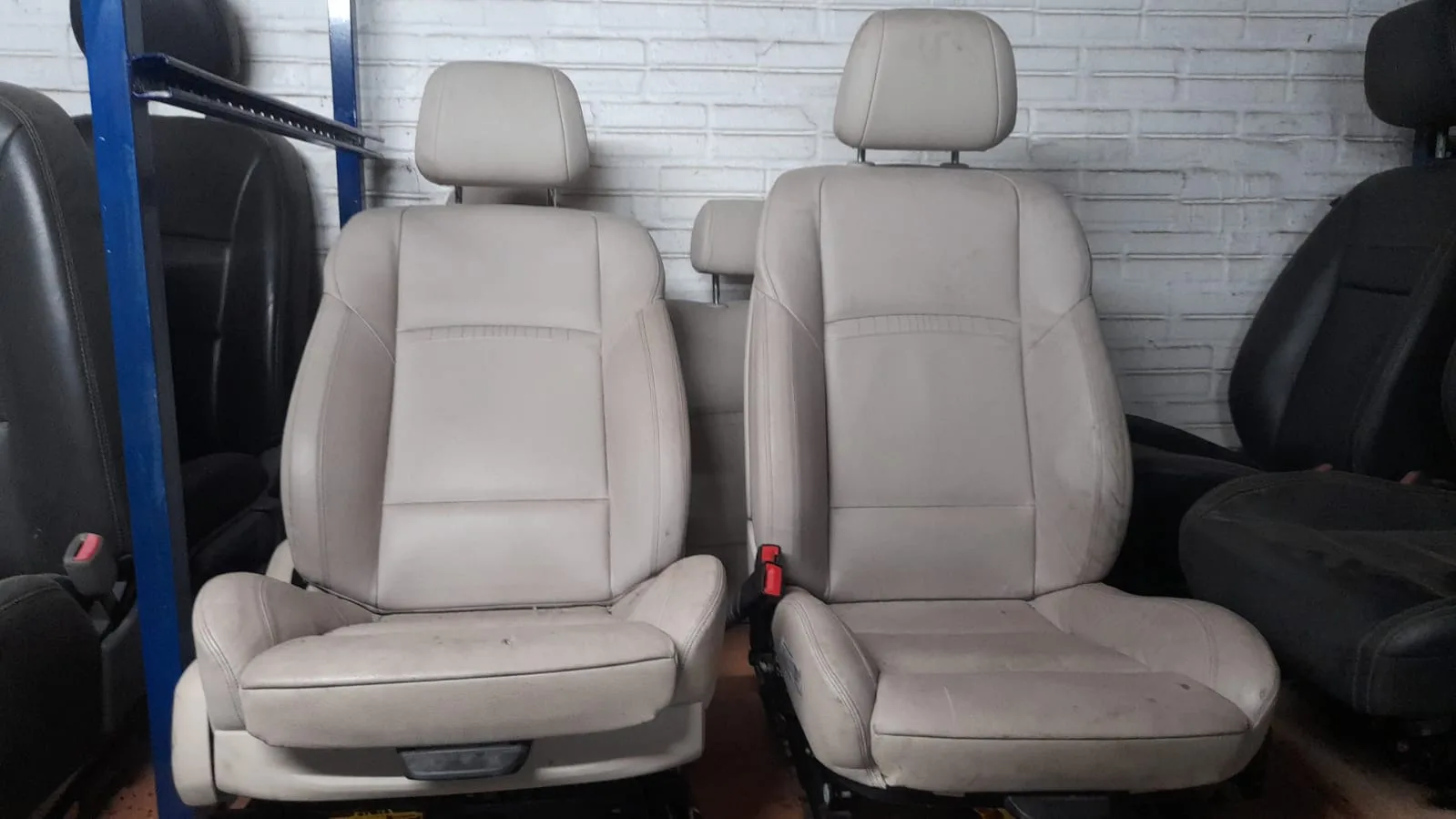 JOGO DE BANCOS BMW 528 BM77 K-12