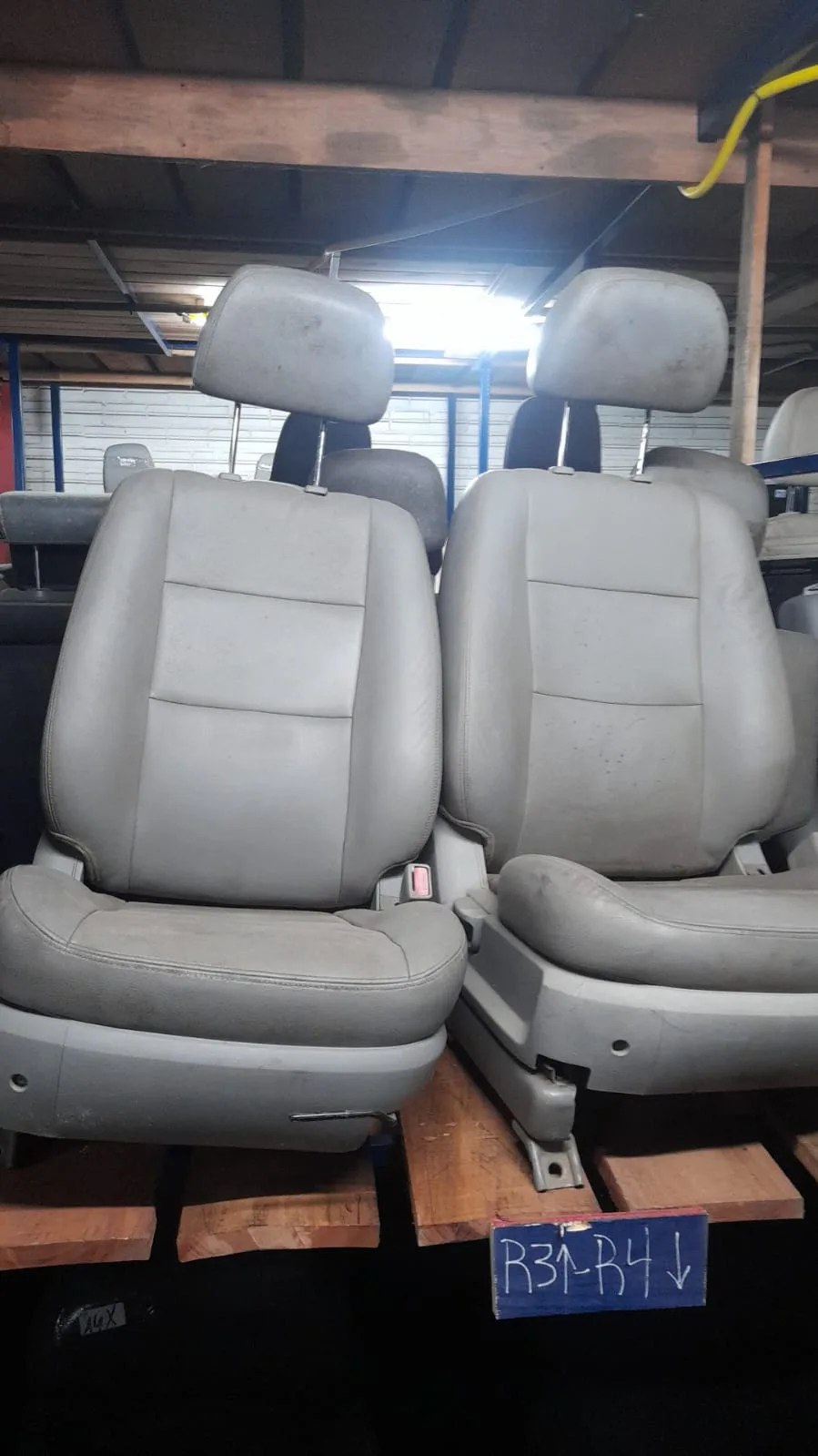 BANCOS DIANTEIROS COROLLA ANTIGO