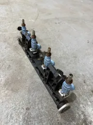 Flauta De Combustível Com Bicos Injetores Nissan Versa 2024