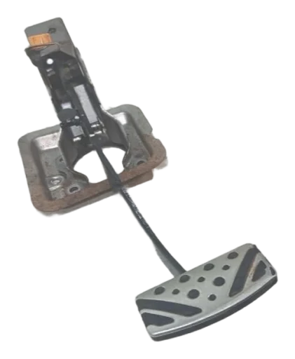 Pedal  Mitsubishi Airtrek 2003/2008