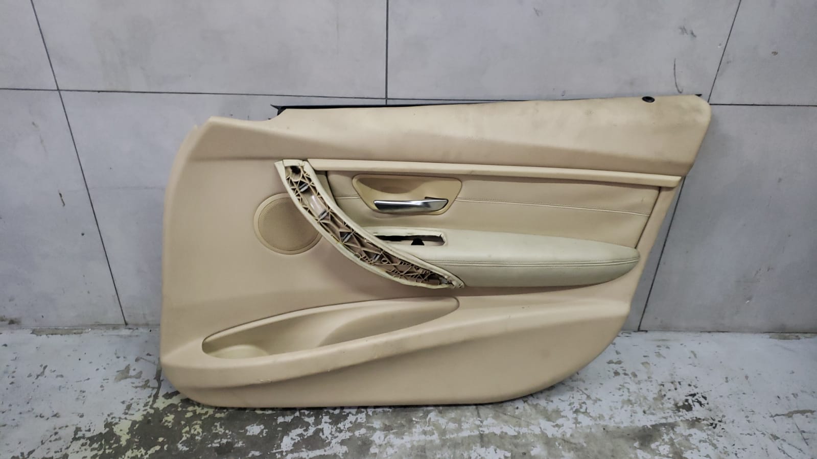 Forro De Porta Dianteira Direita Bmw 328i 2013 A 2016