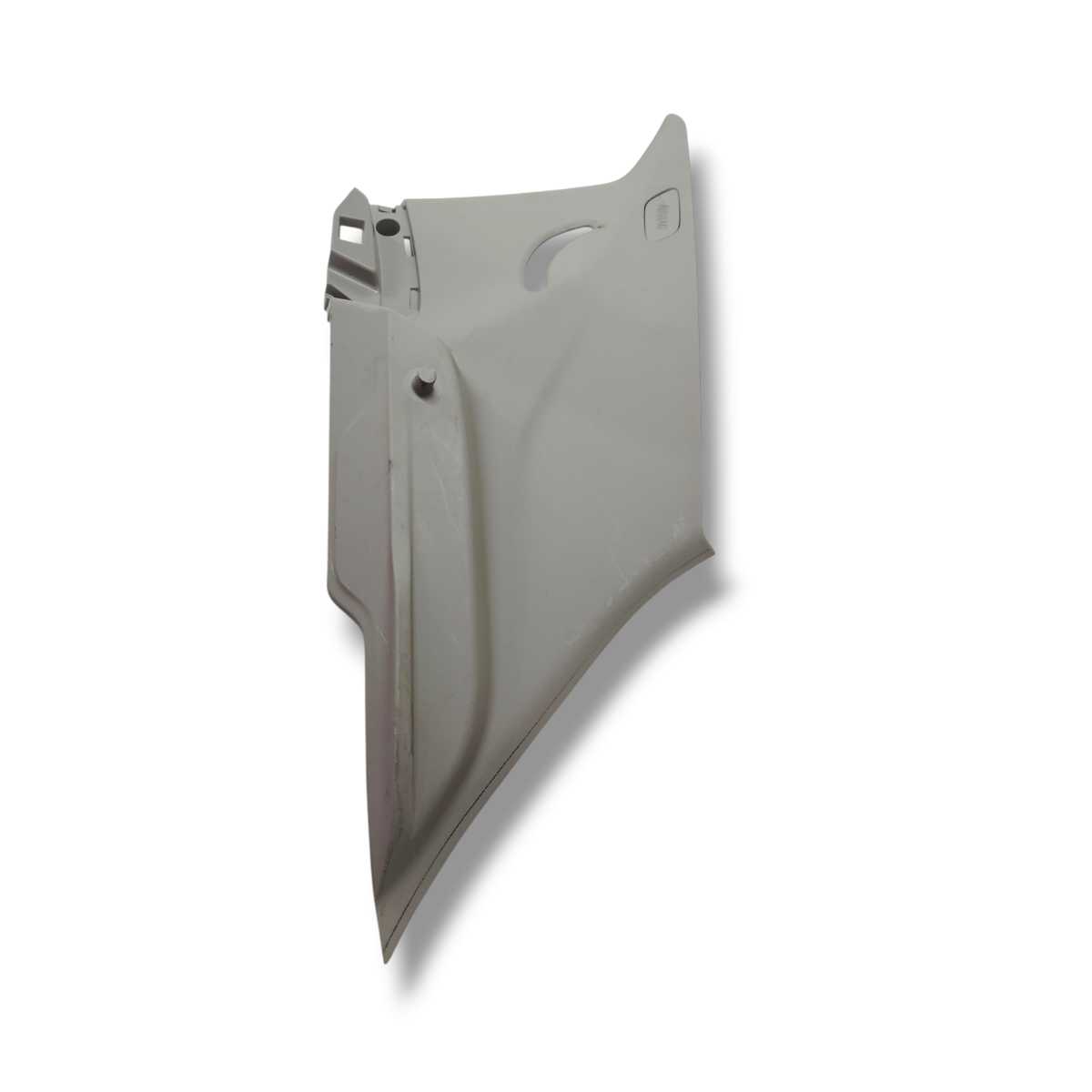 Acabamento coluna superior traseira Direita Chevrolet Onix 