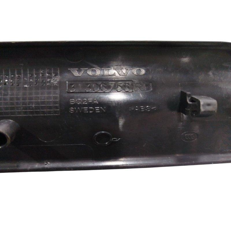 Soleira porta dianteira direita volvo xc60 2012 2016