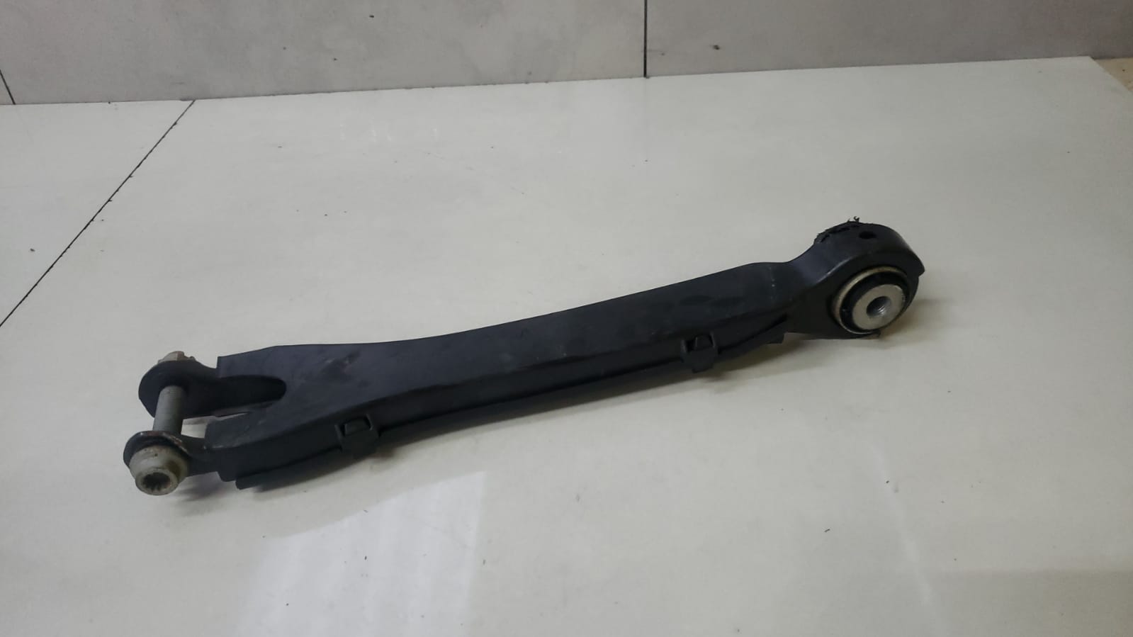 Braço Inferior Traseiro Direito Mercedes C180 2011 2012