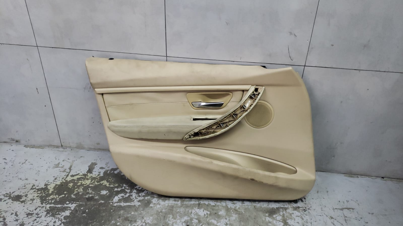 Forro De Porta Dianteira Esquerda Bmw 328i 2013 A 2016