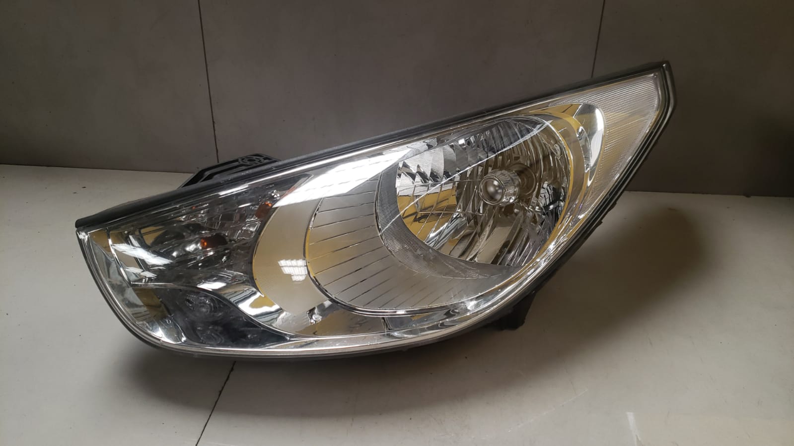 Farol Esquerdo Hyundai Ix35 2010 a 2015