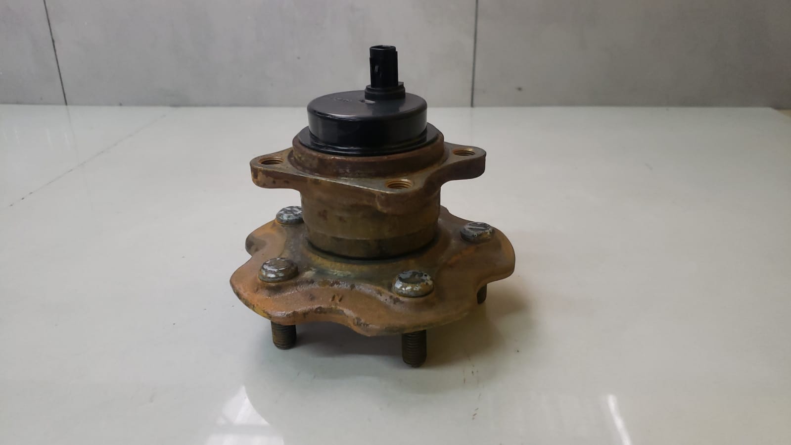 Cubo De Roda Traseiro Direito Toyota Rav4 2006 A 2012