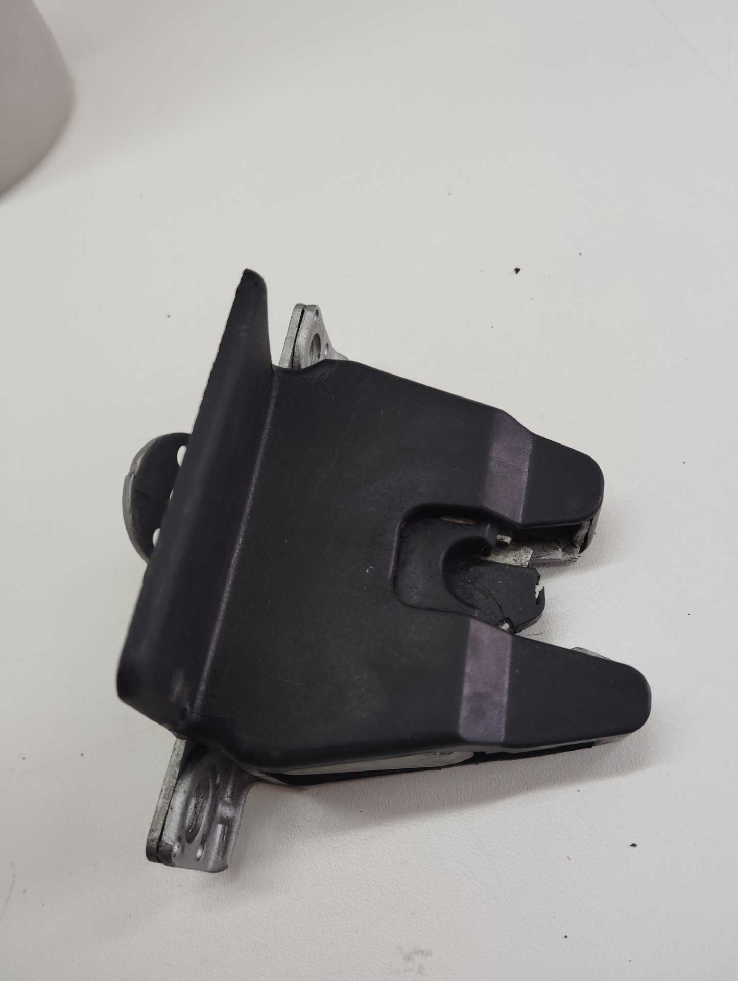 Fechadura Porta Malas Volksvagem Vw/novo Gol 1.6 4p 2014