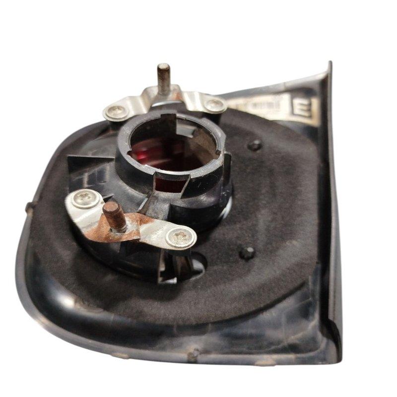 Lanterna Tampa Volkswagen Golf 2002 2014 Traseira Esquerda Esquerdo/motorista Vermelho