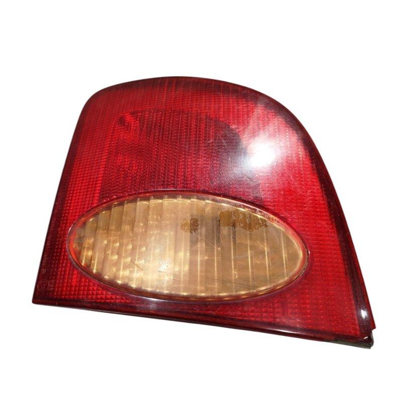 Lanterna Tampa Toyota Corolla 1998 2002 Traseira Direita 