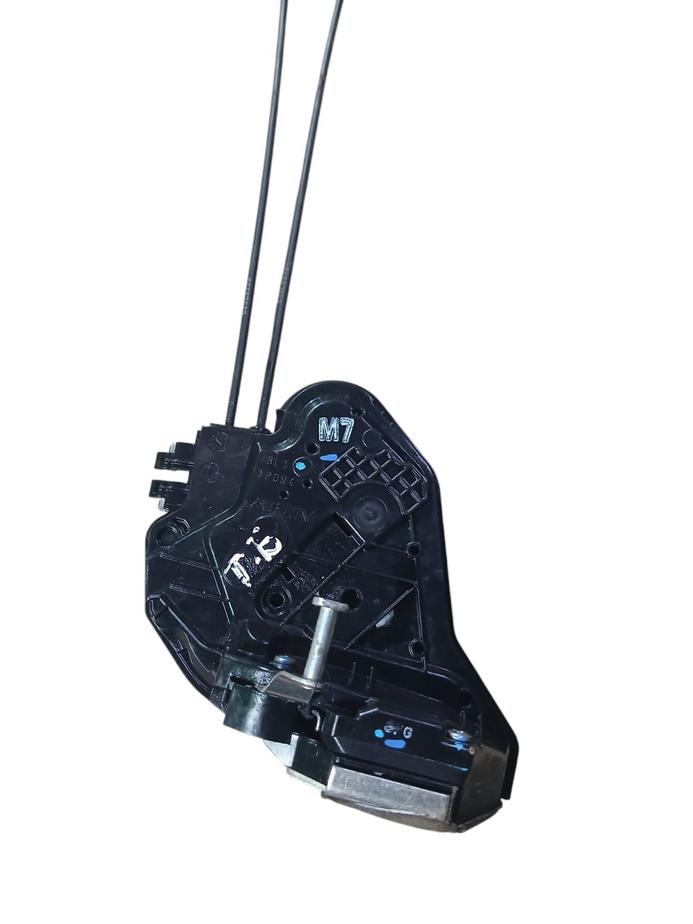 FECHADURA DA PORTA TRASEIRA ESQUERDA HILUX SW4 17/21