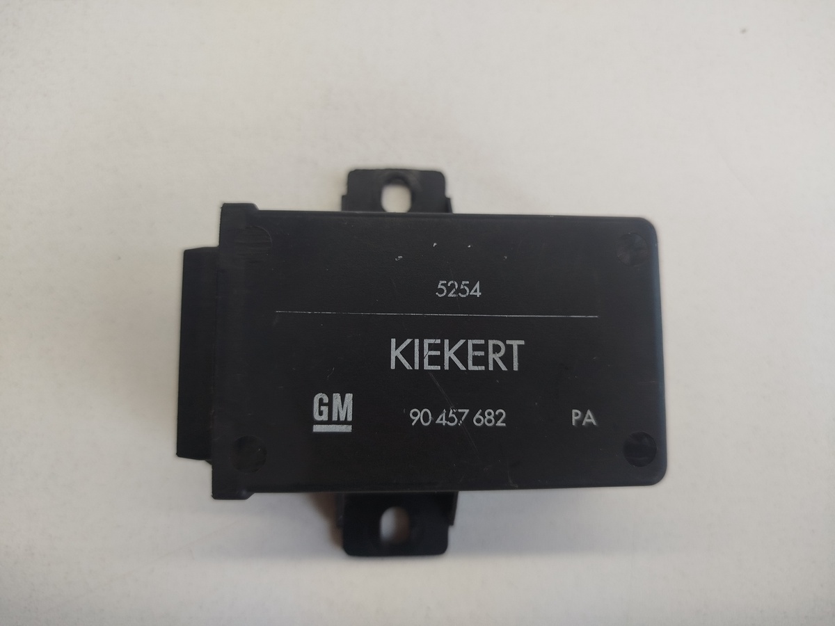 Modulo Vidro Elétrico Trava GM Corsa 1999 A 2005 90457682  