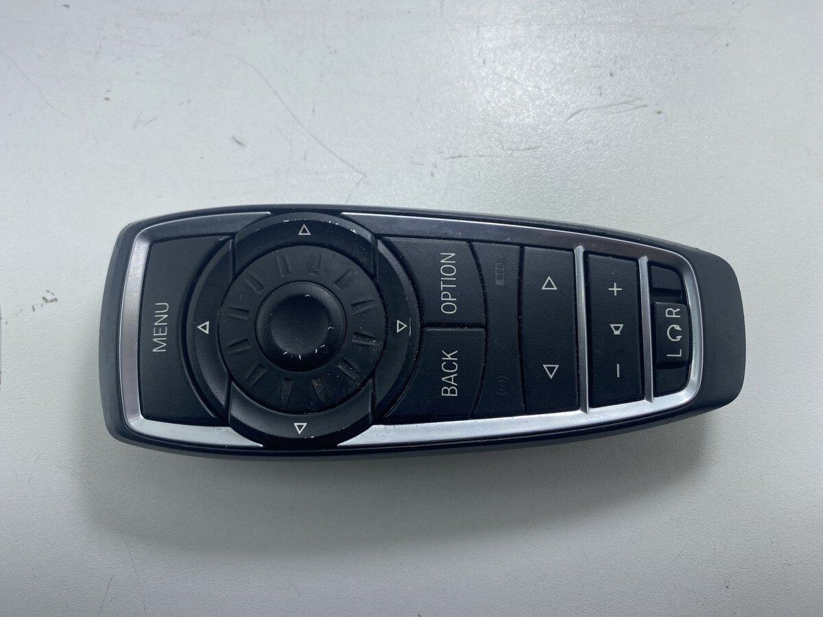 Controle Remoto Tela Multimidia Dvd Traseiro Bmw 535i 2012