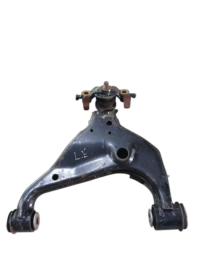 BANDEJA DIANTEIRO INFERIOR ESQUERDO HILUX SW4 17/21