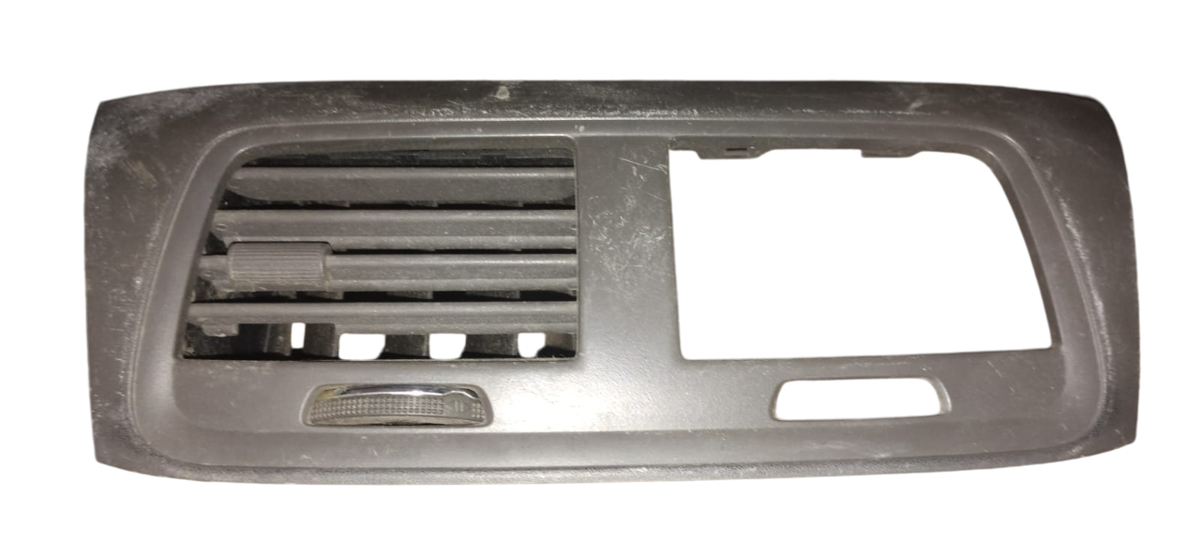 Difusor Ar Central Esq Com Moldura Gm Cobalt 2012 A 2021