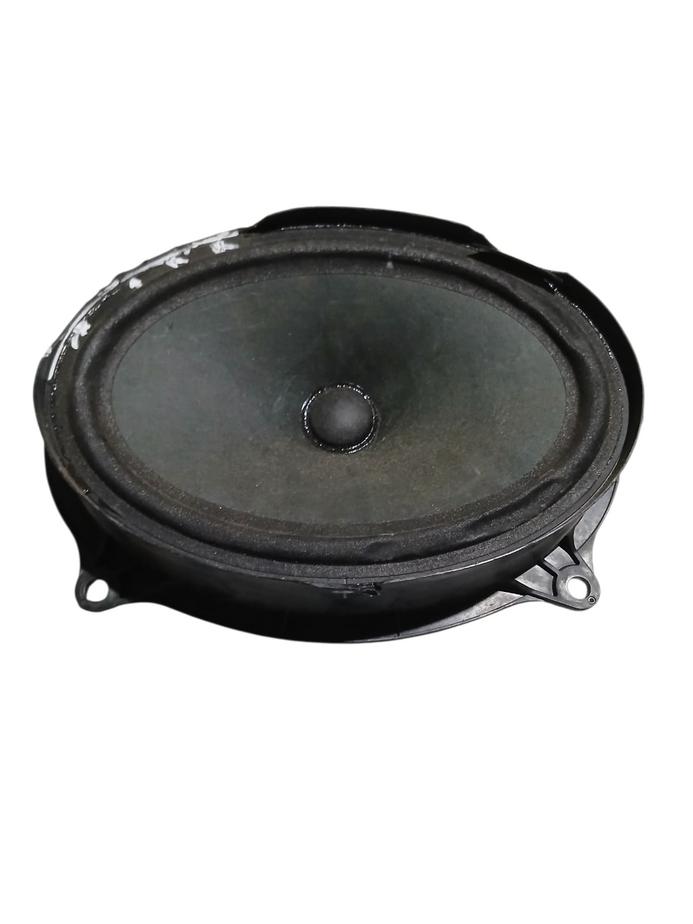 ALTO FALANTE PORTA DIANTEIRA NISSAN FRONTIER 17/21 DETALHE