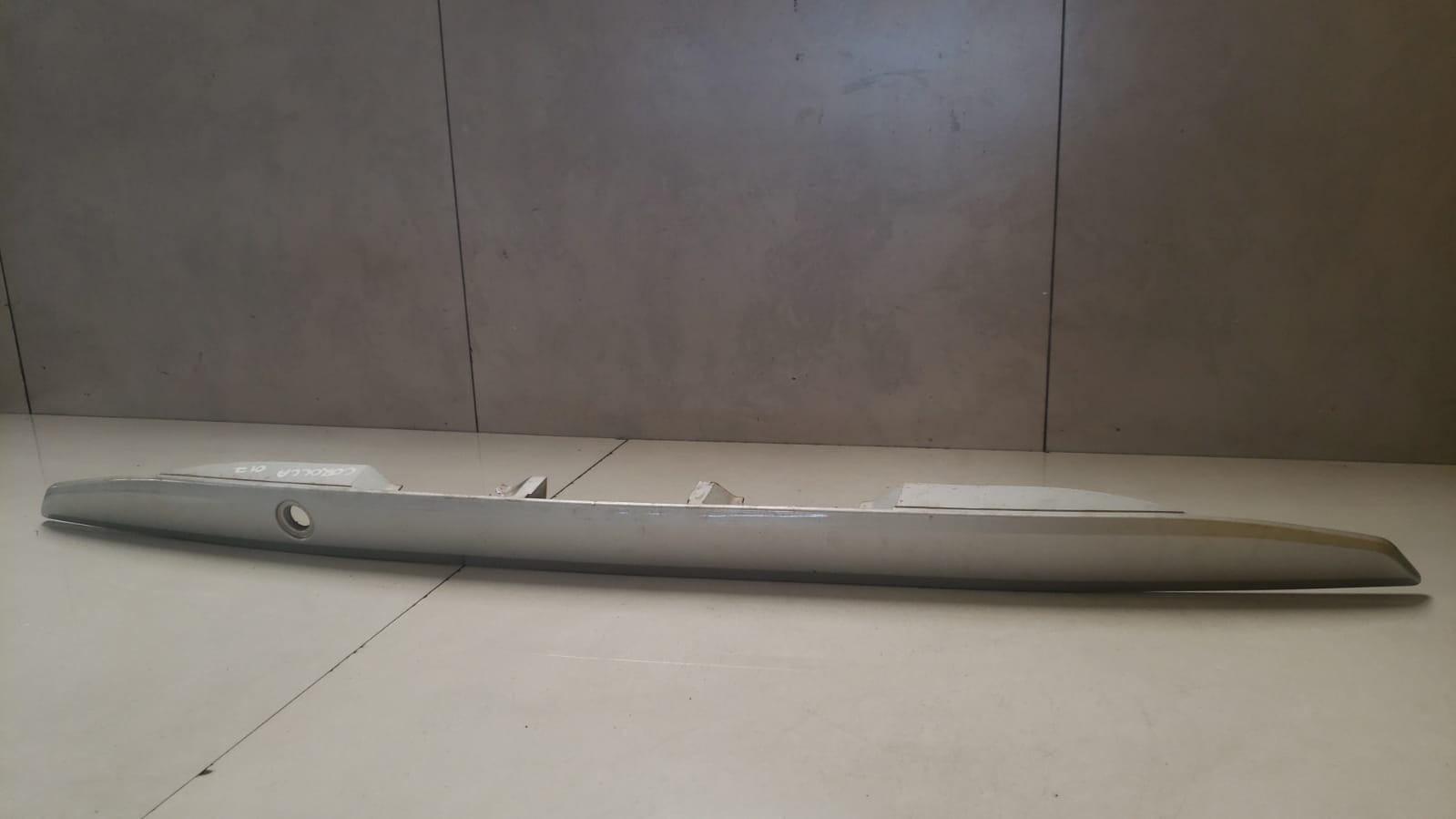 Friso Tampa Traseira Toyota Corolla 2012 Com Detalhe