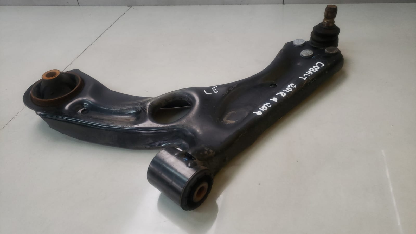 Bandeja Dianteira Esquerda Gm Cobalt 2012 A 2019