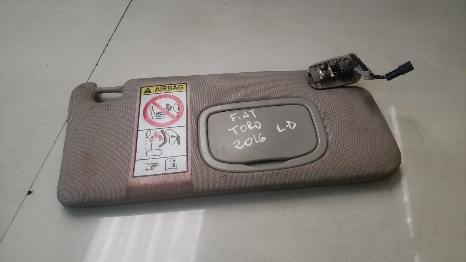 Quebra Sol Direito Fiat Toro 2016 2017 2018 2019 2020